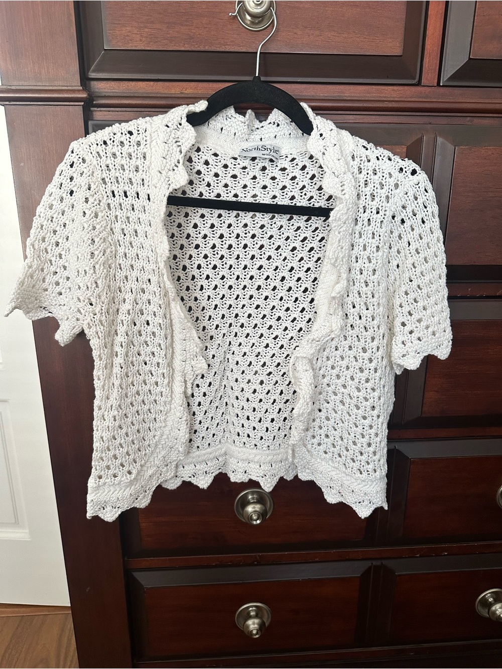 NorthStyle Sz Med White Crochet Short-Sleeve Open Cardigan with Scalloped Edge